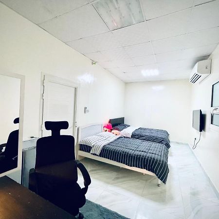Private 2Bedroom Villa With T&B And Kitchenette Near Abu Dhabi International Airport Zewnętrze zdjęcie
